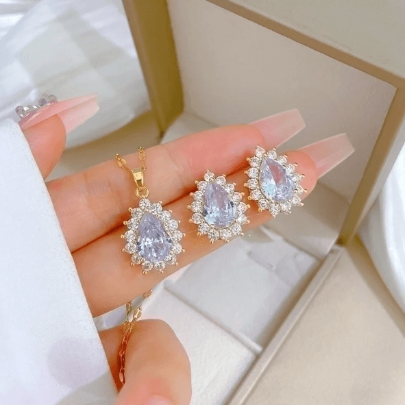 Waterdrop Rhinestone Earring and Necklace Set Code: 72076